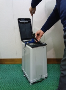 圧縮レバーで圧縮